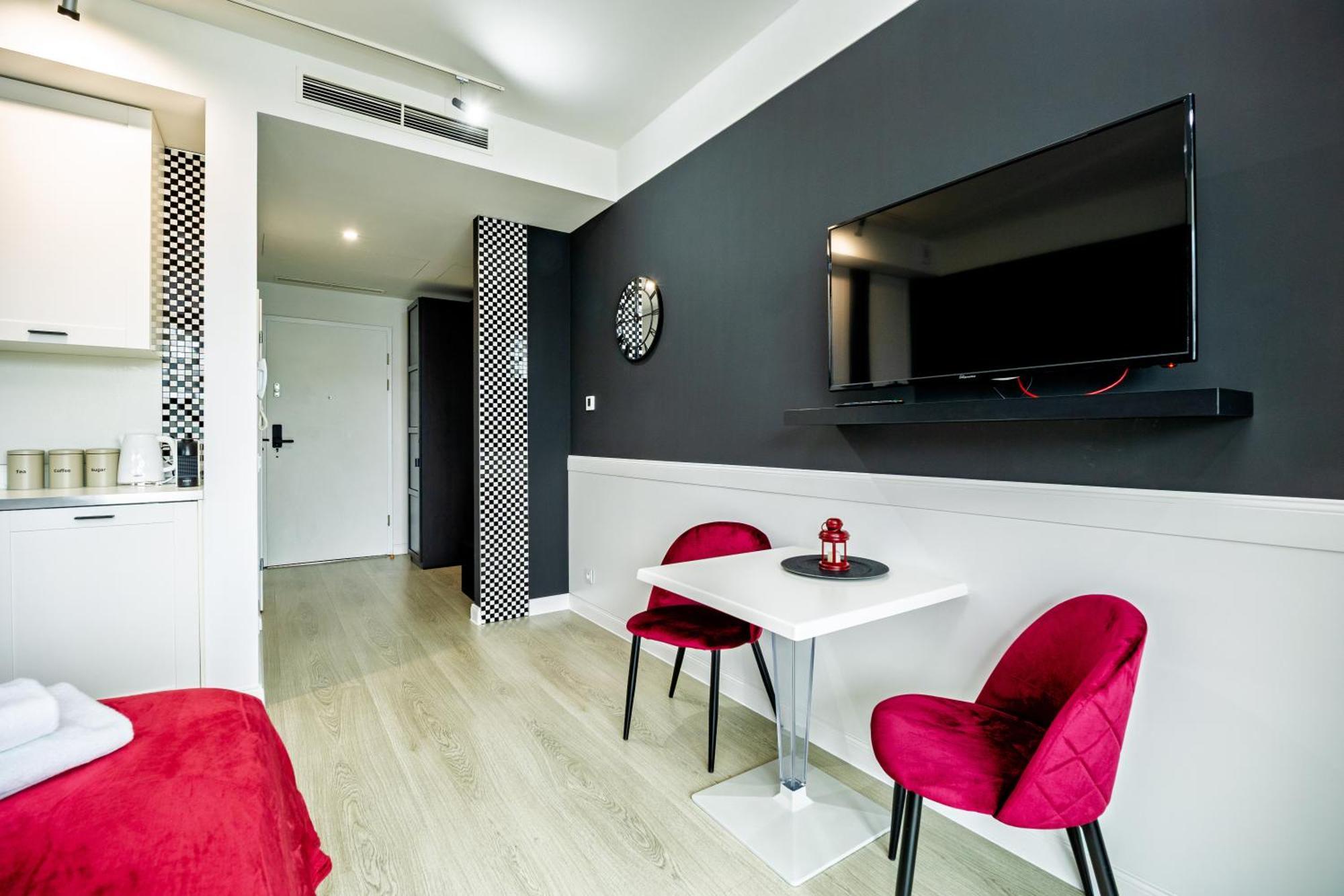 About Art - Ovo Apartament *